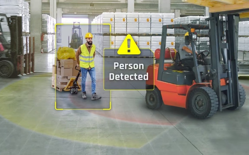 Forklift ai collision avoidance system with 720p bsd camera Forklift ai collision avoidance system with 720p bsd camera