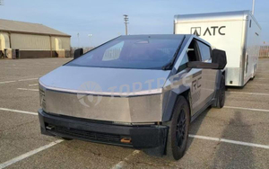 Cybertruck tow mirrors heated and defrosting